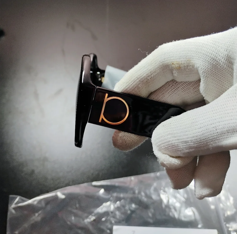 Salvatore Ferragamo SF943S 60mm Sunglasses Black - Picture 5 of 15